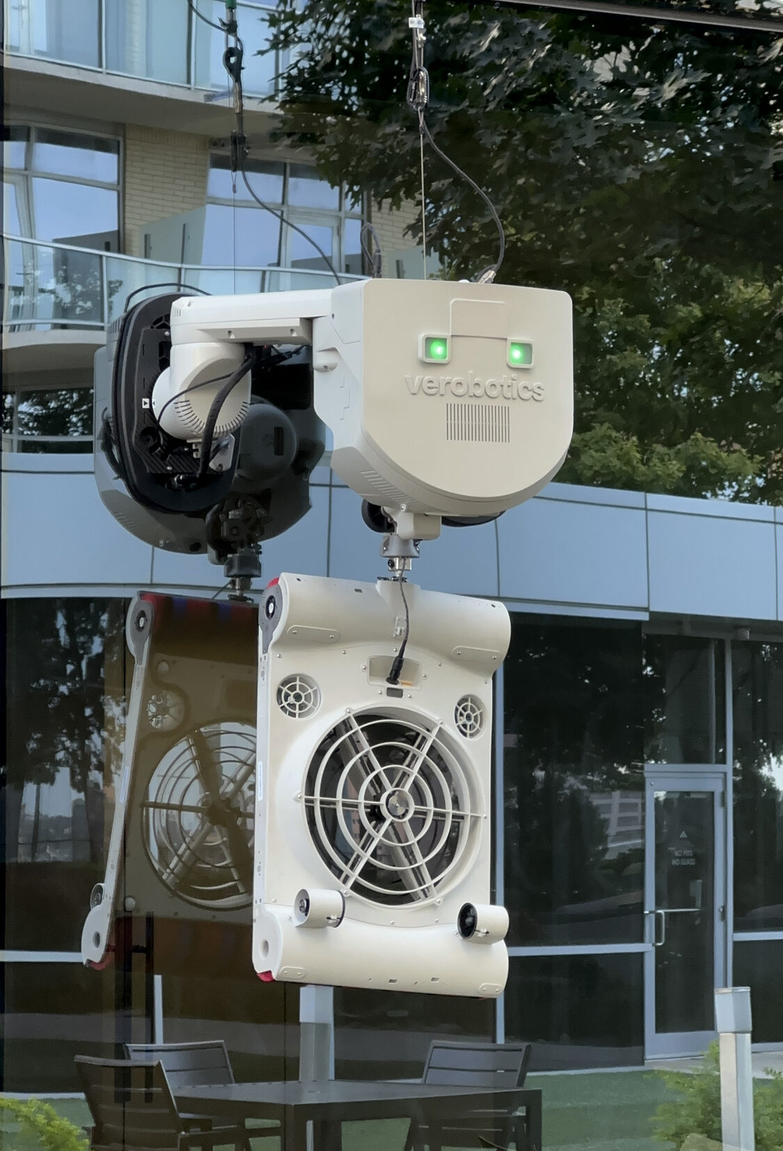 AI window-washing robots make their U.S. debut in Dallas